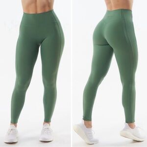 Alphalete Pulse Kinetic Leggings ✨